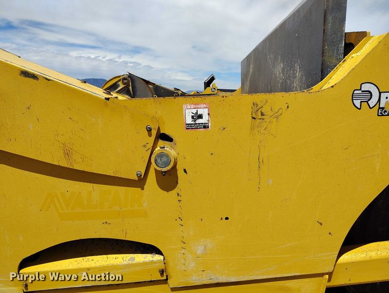 image for item EH0256 2018 John Deere 2010E scraper