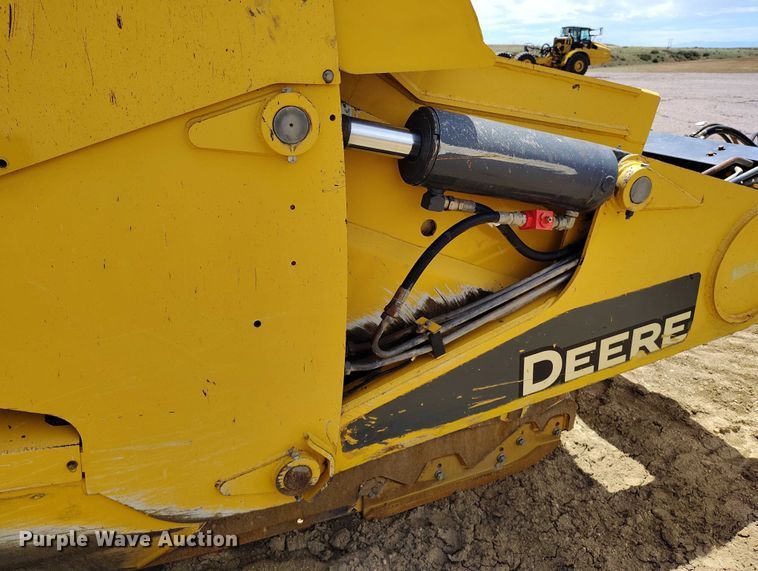 image for item EH0256 2018 John Deere 2010E scraper