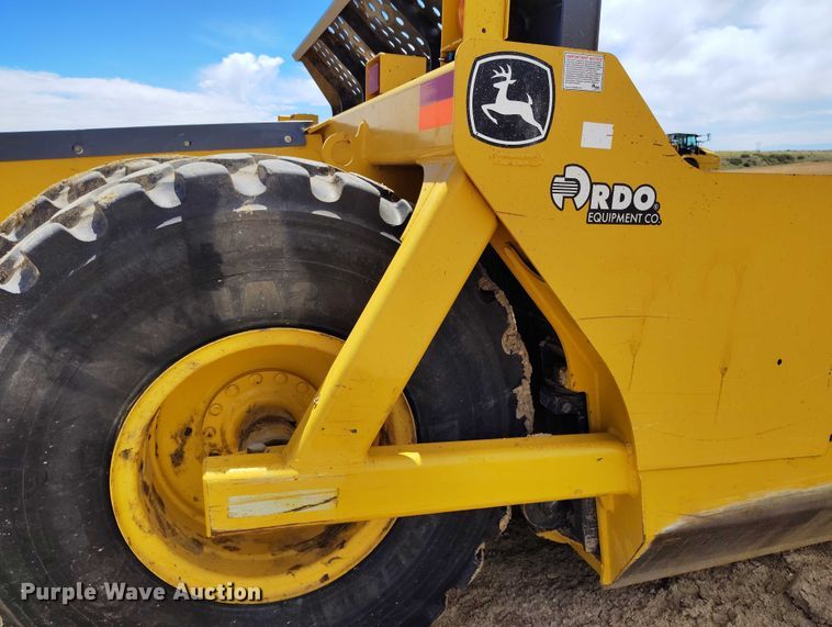 image for item EH0256 2018 John Deere 2010E scraper