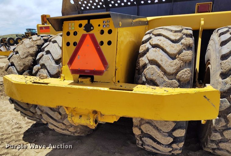 image for item EH0256 2018 John Deere 2010E scraper