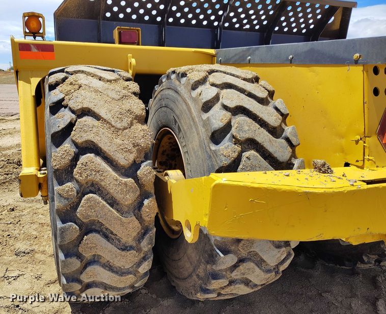 image for item EH0256 2018 John Deere 2010E scraper