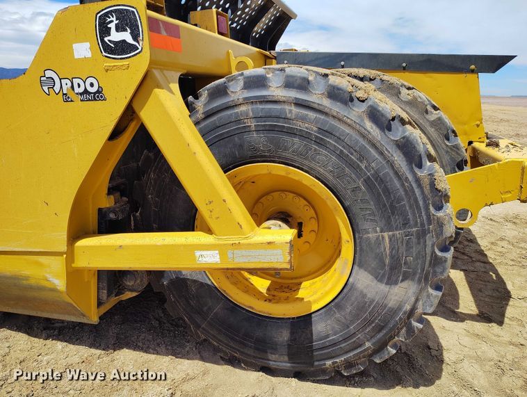 image for item EH0256 2018 John Deere 2010E scraper