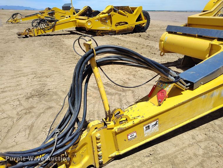 image for item EH0257 2018 John Deere 2010DE scraper