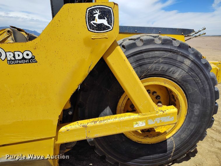 image for item EH0257 2018 John Deere 2010DE scraper