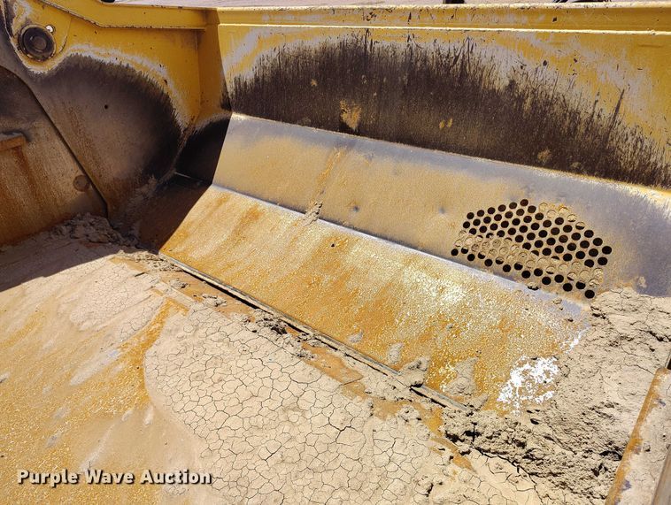 image for item EH0257 2018 John Deere 2010DE scraper