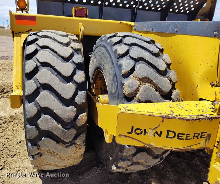 image for item EH0257 2018 John Deere 2010DE scraper