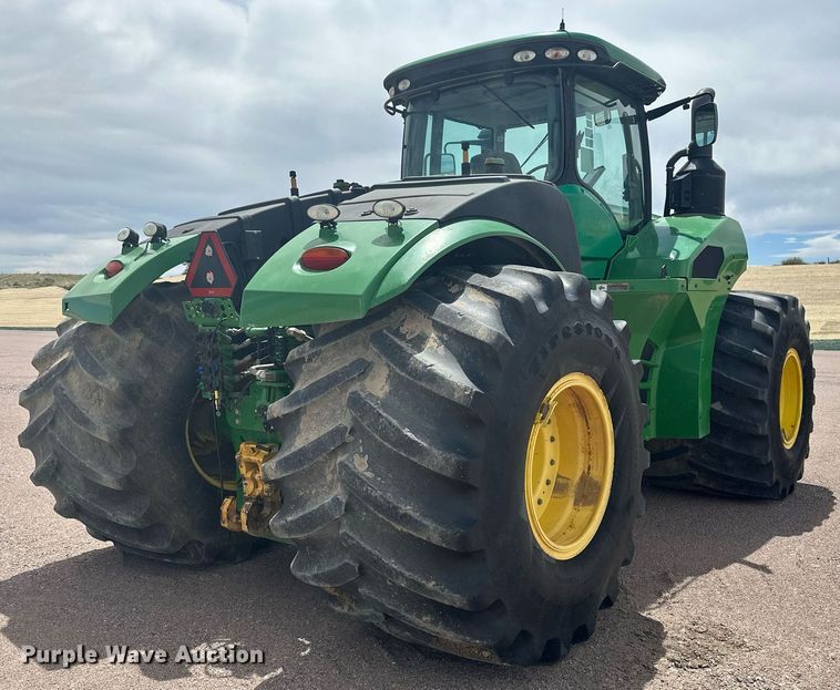 image for item EH0258 2017 John Deere 9470R Scraper Special 4WD tractor