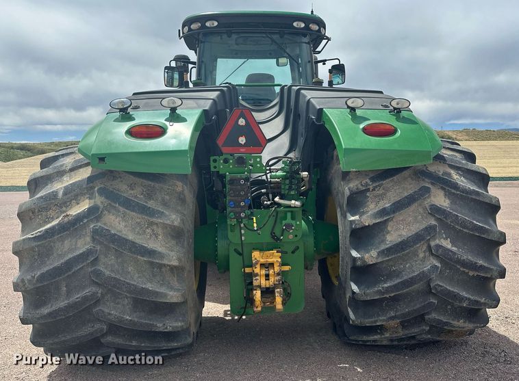 image for item EH0258 2017 John Deere 9470R Scraper Special 4WD tractor