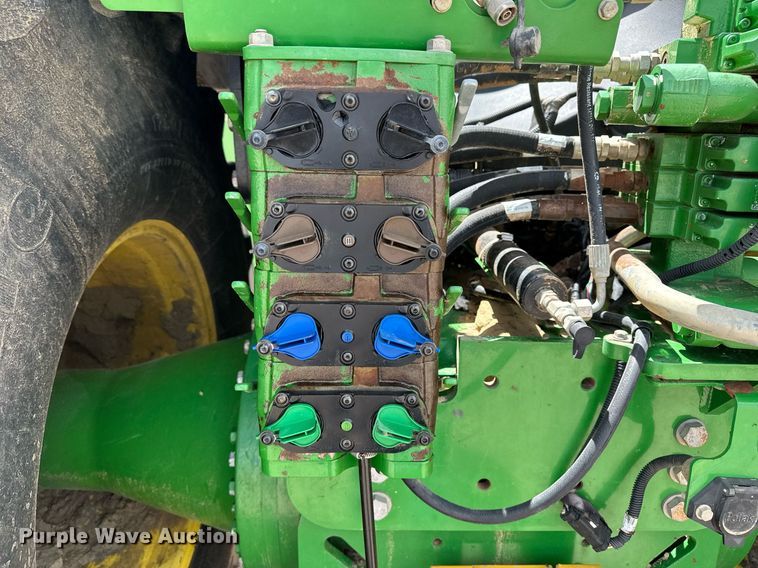 image for item EH0258 2017 John Deere 9470R Scraper Special 4WD tractor