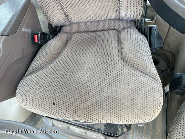 image for item EH0258 2017 John Deere 9470R Scraper Special 4WD tractor