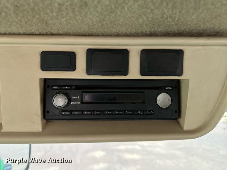 image for item EH0258 2017 John Deere 9470R Scraper Special 4WD tractor