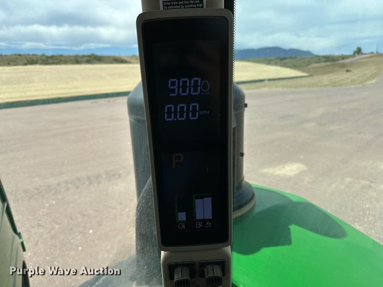 image for item EH0258 2017 John Deere 9470R Scraper Special 4WD tractor