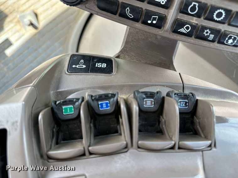 image for item EH0258 2017 John Deere 9470R Scraper Special 4WD tractor