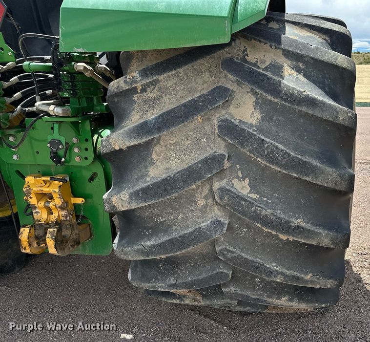 image for item EH0258 2017 John Deere 9470R Scraper Special 4WD tractor