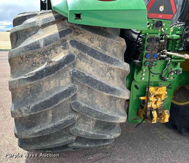 image for item EH0258 2017 John Deere 9470R Scraper Special 4WD tractor