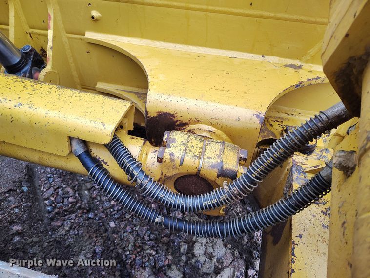 image for item EH0261 2018 Caterpillar D8T dozer