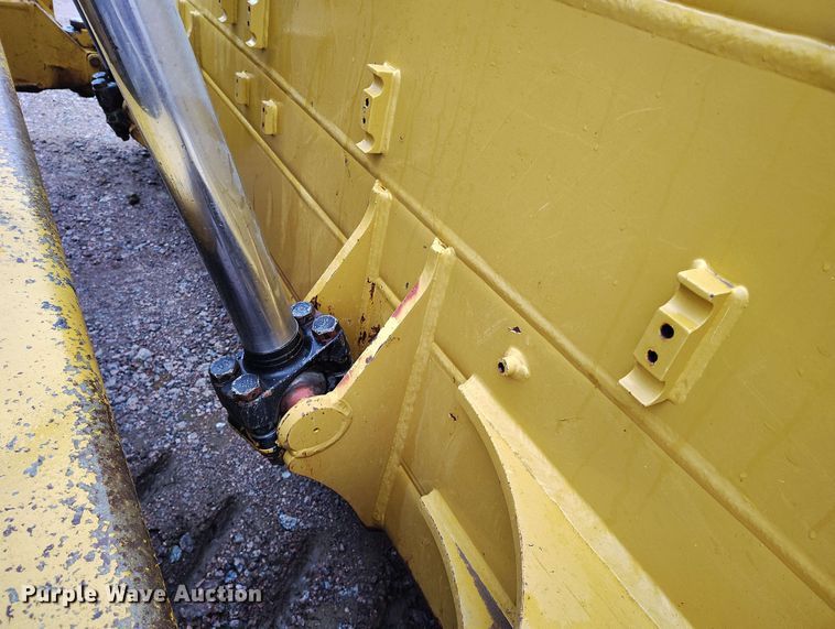 image for item EH0261 2018 Caterpillar D8T dozer