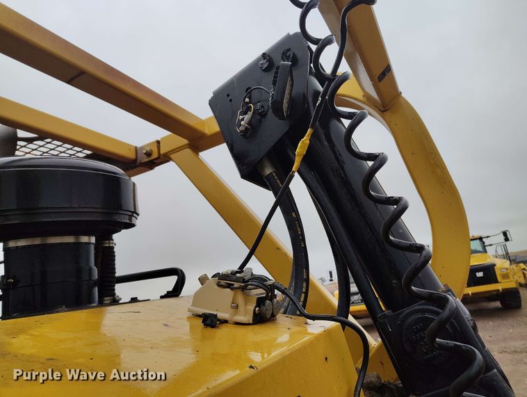 image for item EH0261 2018 Caterpillar D8T dozer