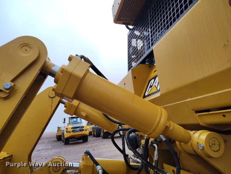 image for item EH0261 2018 Caterpillar D8T dozer