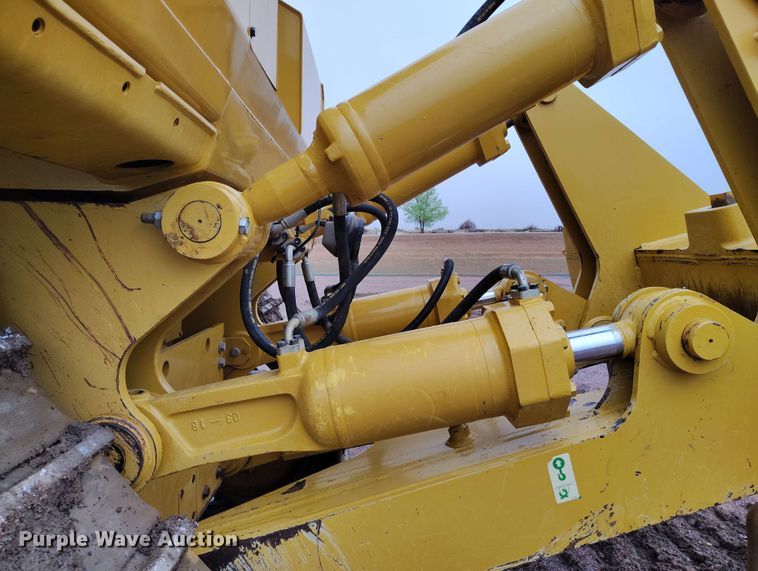 image for item EH0261 2018 Caterpillar D8T dozer