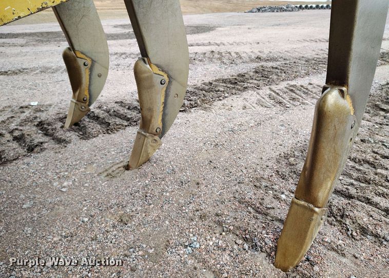 image for item EH0261 2018 Caterpillar D8T dozer