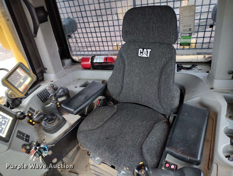 image for item EH0261 2018 Caterpillar D8T dozer