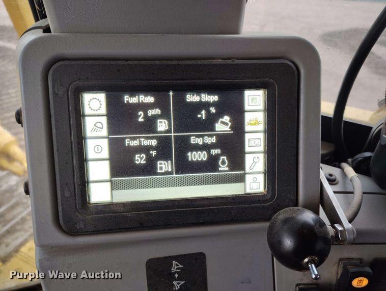 image for item EH0261 2018 Caterpillar D8T dozer