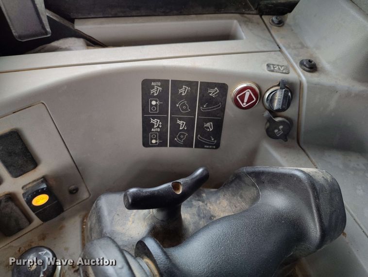 image for item EH0261 2018 Caterpillar D8T dozer