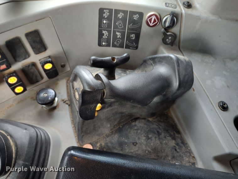 image for item EH0261 2018 Caterpillar D8T dozer