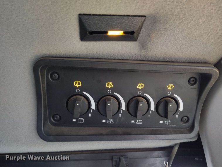 image for item EH0261 2018 Caterpillar D8T dozer