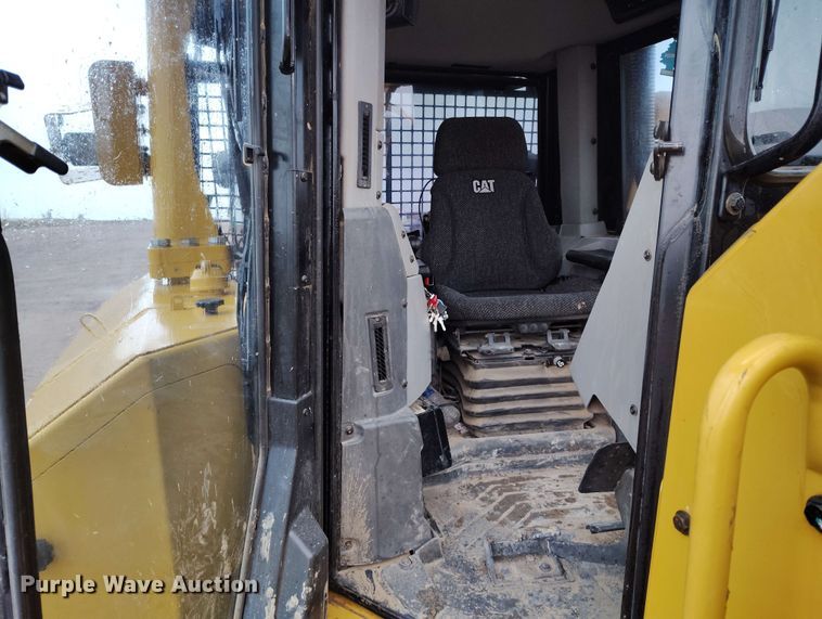 image for item EH0261 2018 Caterpillar D8T dozer