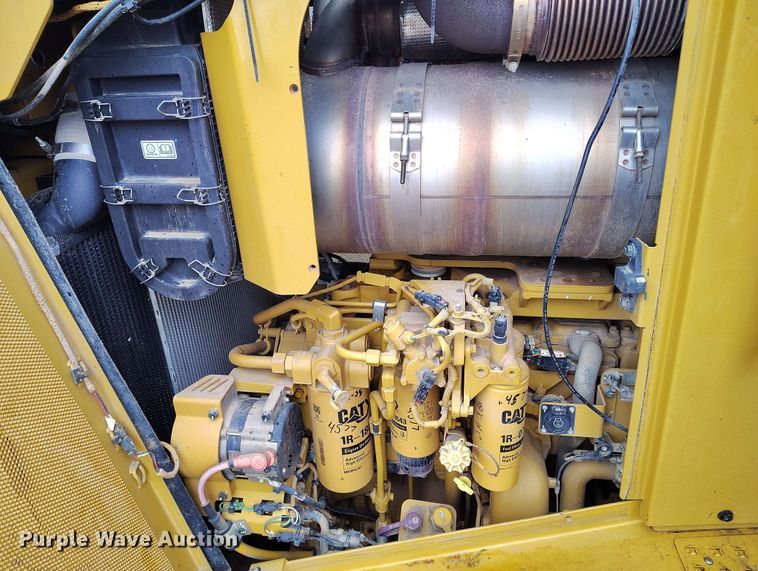 image for item EH0261 2018 Caterpillar D8T dozer