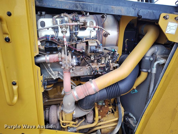 image for item EH0261 2018 Caterpillar D8T dozer