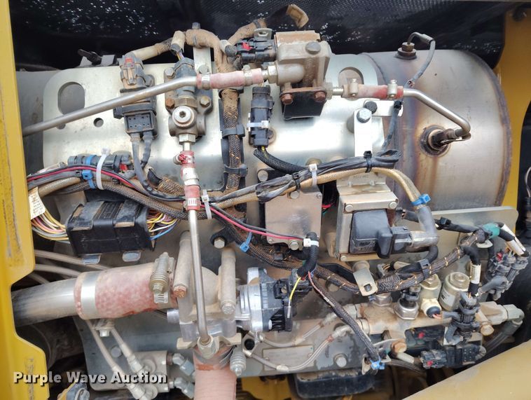 image for item EH0261 2018 Caterpillar D8T dozer