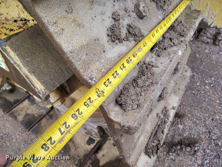 image for item EH0261 2018 Caterpillar D8T dozer