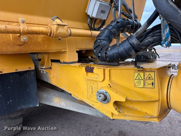 image for item EH0262 2016 Volvo A25G water wagon