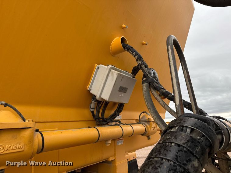 image for item EH0262 2016 Volvo A25G water wagon