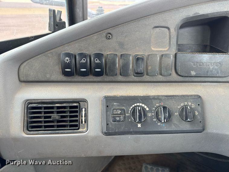 image for item EH0262 2016 Volvo A25G water wagon