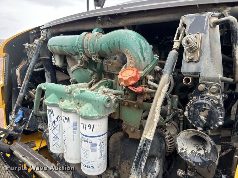 image for item EH0262 2016 Volvo A25G water wagon