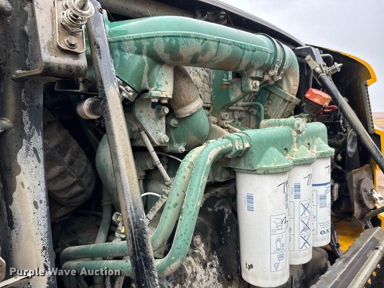 image for item EH0262 2016 Volvo A25G water wagon