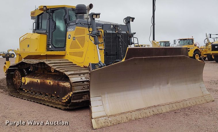image for item EH0263 2017 John Deere 950K LGP dozer