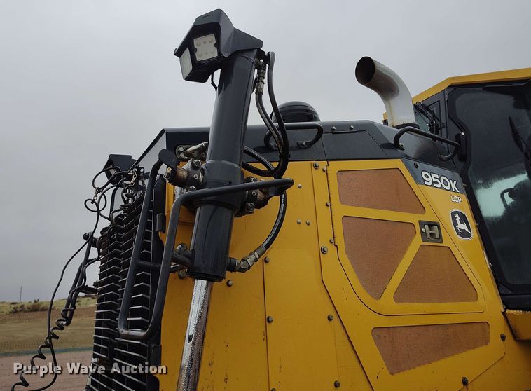 image for item EH0263 2017 John Deere 950K LGP dozer