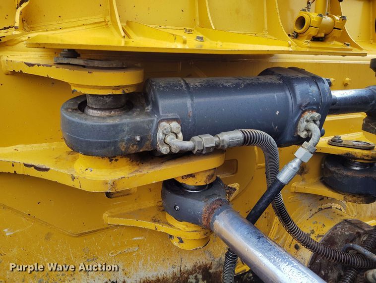 image for item EH0263 2017 John Deere 950K LGP dozer