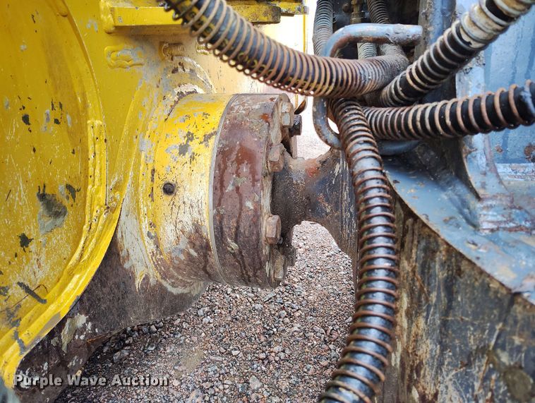 image for item EH0263 2017 John Deere 950K LGP dozer