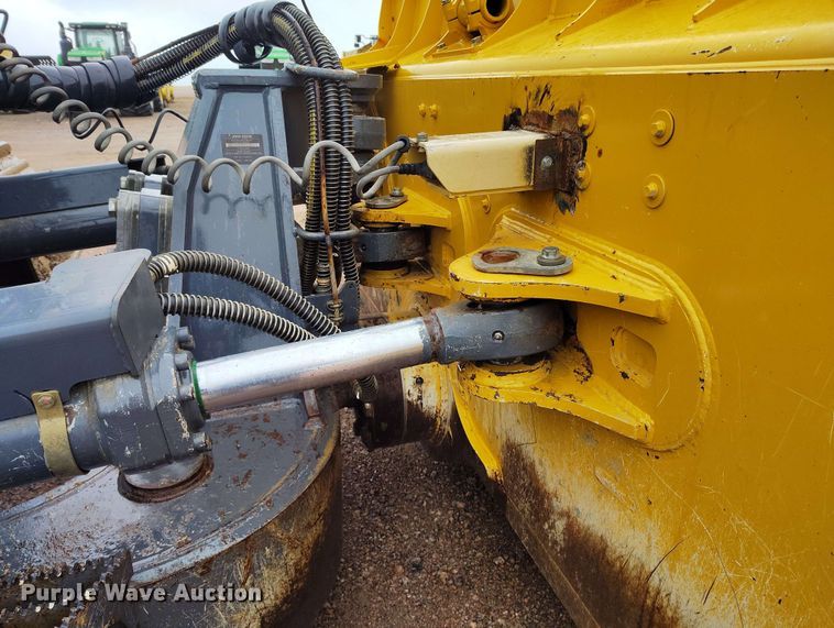 image for item EH0263 2017 John Deere 950K LGP dozer