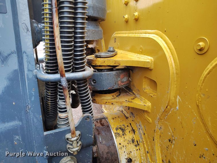 image for item EH0263 2017 John Deere 950K LGP dozer