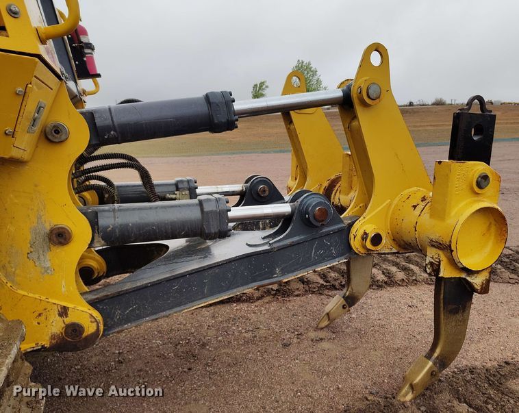 image for item EH0263 2017 John Deere 950K LGP dozer