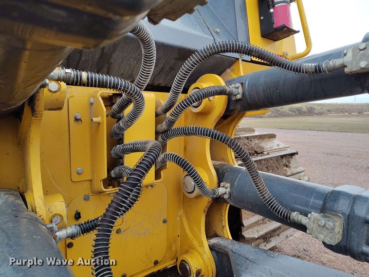 image for item EH0263 2017 John Deere 950K LGP dozer