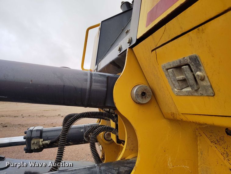 image for item EH0263 2017 John Deere 950K LGP dozer