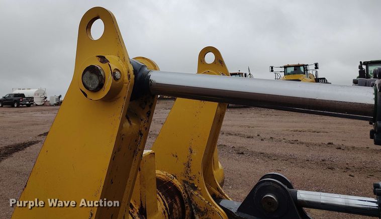 image for item EH0263 2017 John Deere 950K LGP dozer